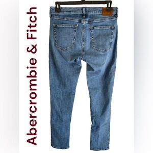 Abercrombie & Fitch-Men’s 32x34 jeans. A&F “Rustin” athletic slim stretch. EUC!